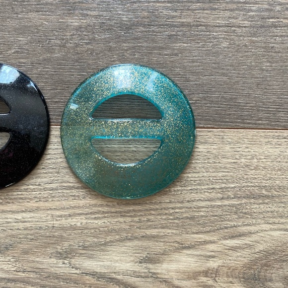 SET OF 2 VINTAGE SPARKLY GLITTERY BUCKLE SCARF SLIDER - Picture 2 of 8